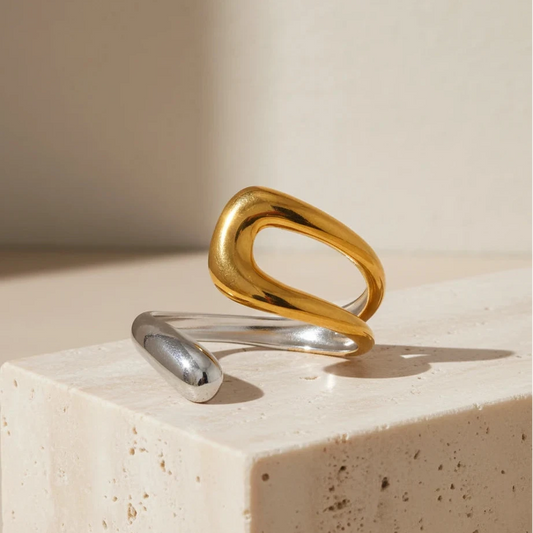 Eternal Embrace - Ring