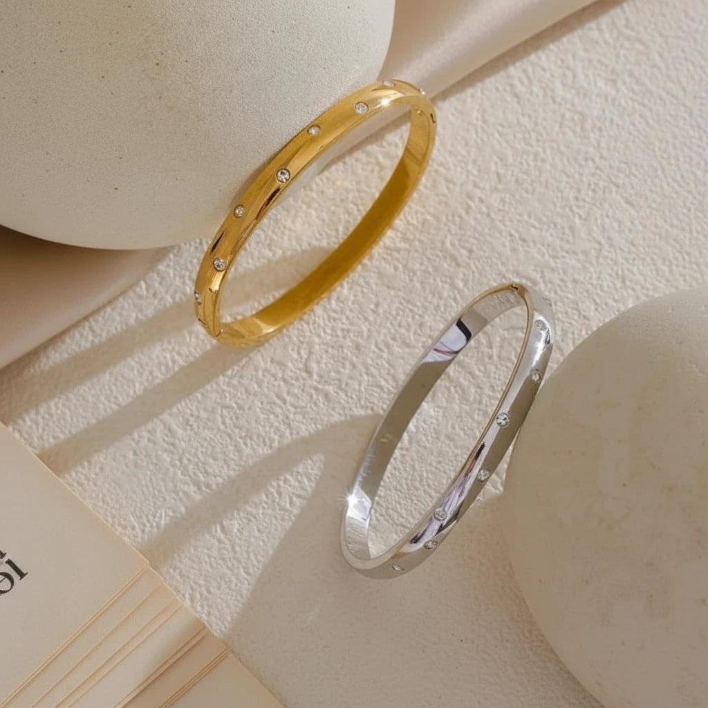 Asira’s Embrace – Bracelet