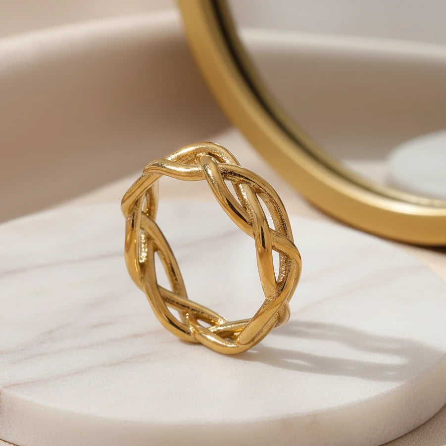 Sacred Muse – Ring
