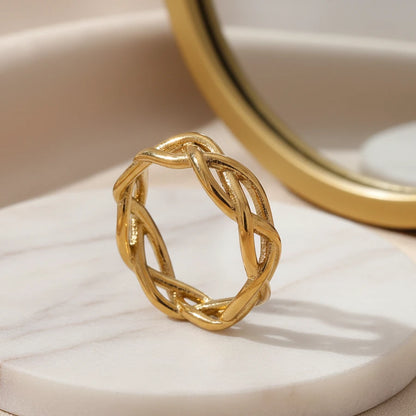 Sacred Muse – Ring