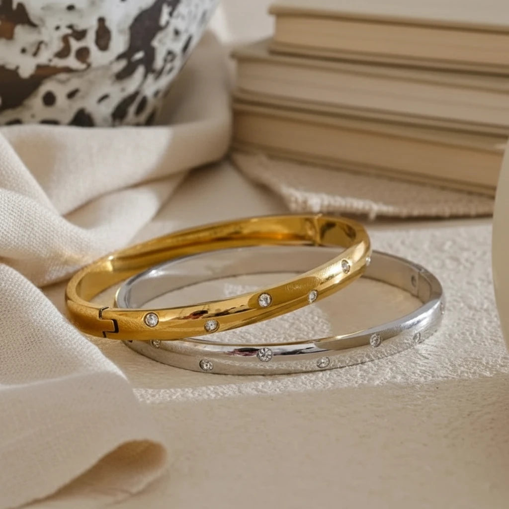 Asira’s Embrace – Bracelet