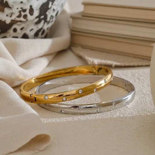 Asira’s Embrace – Bracelet