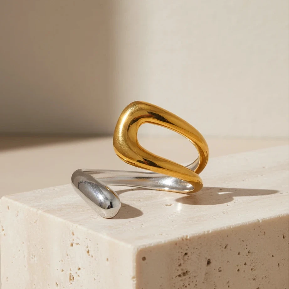 Eternal Embrace - Ring
